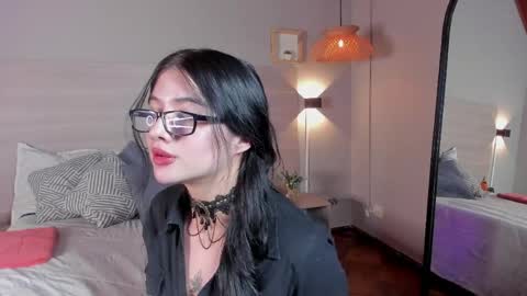 Bella Corbin   online show from May 15, 9:11 pm