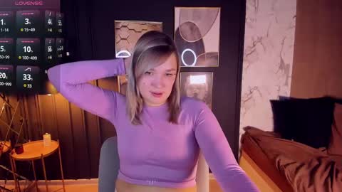 Snapshot of bella_cosmos chatting on January 22, 2:03 pm Bella online show from January 22, 2:03 pm