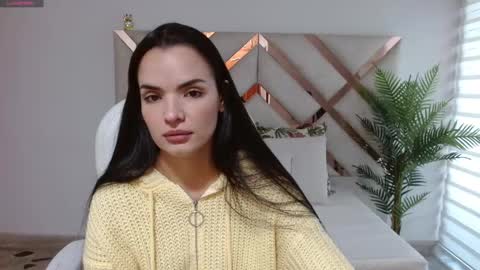 Bella  Renaldi online show from December 17, 12:00 pm