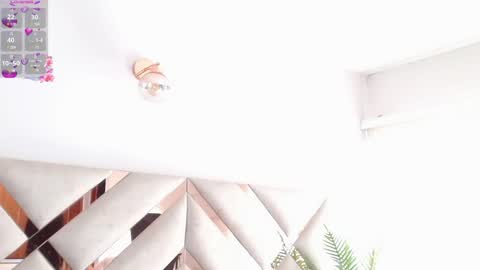 Bella  Renaldi online show from December 14, 6:20 pm