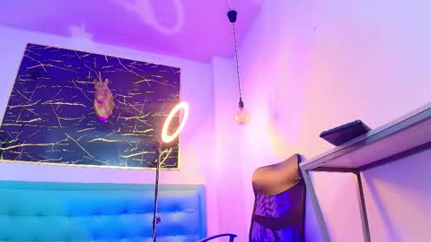     online show from November 22, 9:24 pm