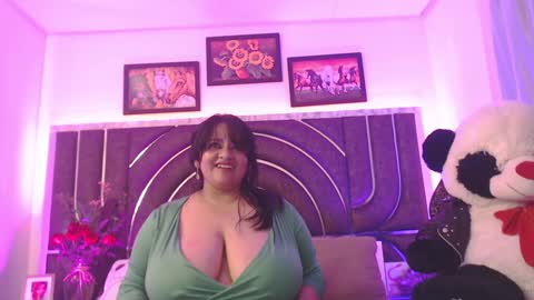Snapshot of bella_taylor_a chatting on January 23, 3:58 am Bella Taylore online show from January 23, 3:58 am