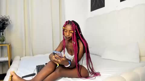 Bella sweetpea online show from June 25, 5:12 am