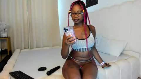 Bella sweetpea online show from July 19, 7:44 am