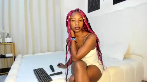 Bella sweetpea online show from June 17, 12:48 am