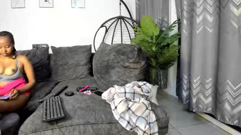 Bella sweetpea online show from June 11, 2:53 am