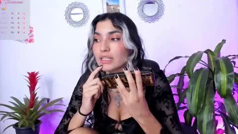 Bella online show from February 6, 10:53 pm