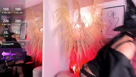 Snapshot of bella_williiams_ chatting on October 3, 12:57 pm Bella online show from October 3, 12:57 pm