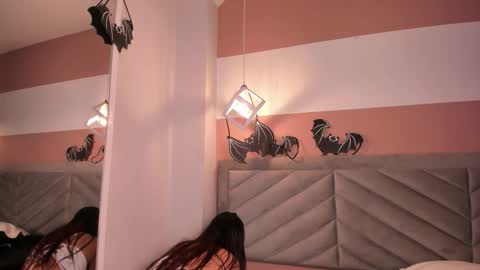 Snapshot of bella_williiams_ chatting on October 22, 12:29 pm Bella online show from October 22, 12:29 pm