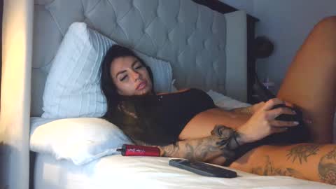 Bella Black online show from December 4, 12:05 pm