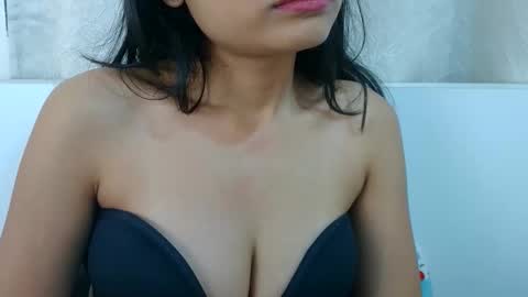 bellacrystall online show from February 16, 4:32 am