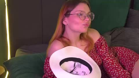 BellaMarebelle online show from February 7, 4:59 am