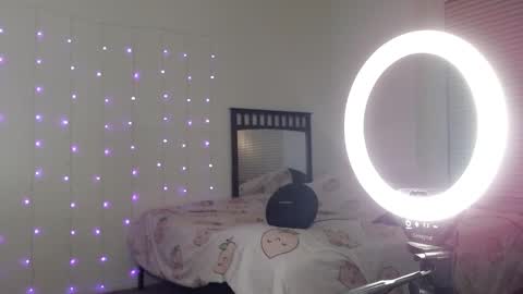 Bella Monroe online show from February 14, 7:49 am