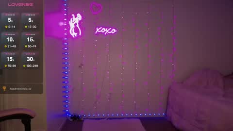 Bella Monroe online show from April 19, 5:08 am