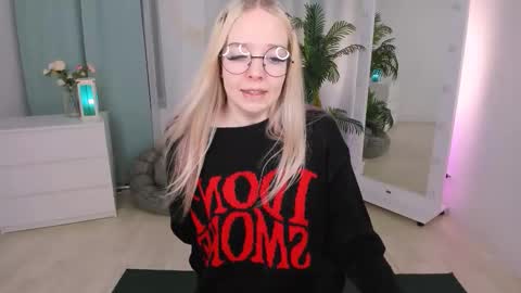 Bella online show from March 6, 1:21 pm