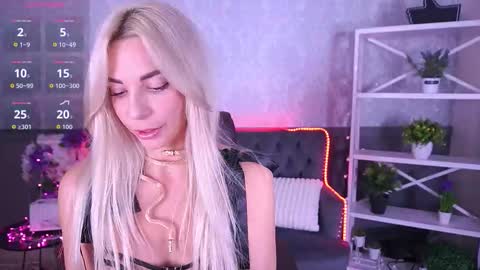 Bella online show from December 3, 2:18 pm