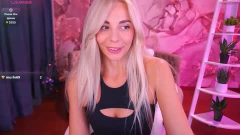 Bella online show from November 12, 10:34 pm