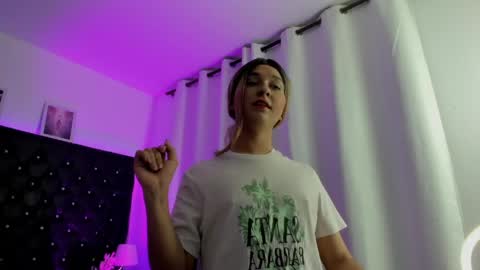 bellaroge online show from April 21, 4:19 am