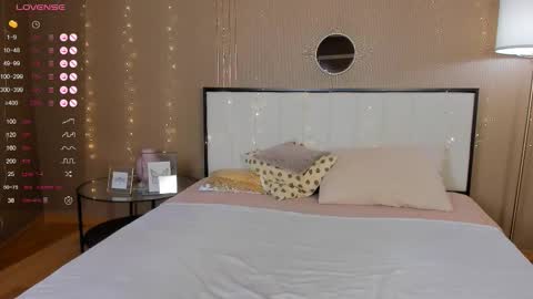 Bella online show from September 14, 1:19 am