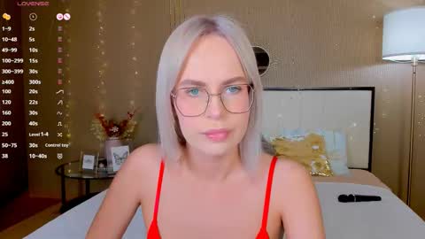 Bella online show from March 8, 1:50 am