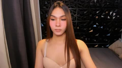 bella online show from July 15, 11:15 am