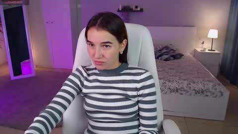 Bella online show from September 30, 1:05 am