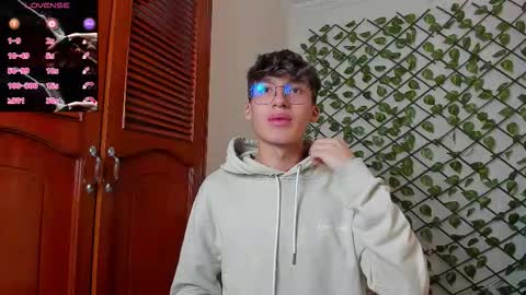 Neon online show from December 2, 11:08 am