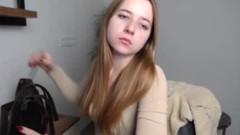 bellochka_ online show from December 22, 1:18 pm