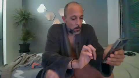 Snapshot of benbare13 chatting on March 12, 9:03 pm benbare13 online show from March 12, 9:03 pm