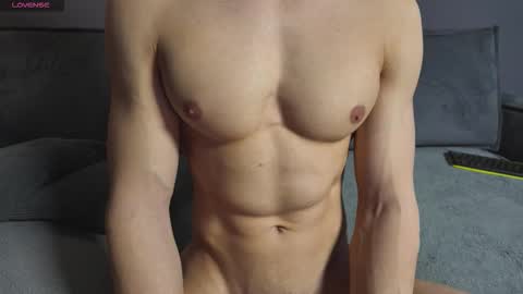 benjaminkarl02 online show from March 25, 11:50 am