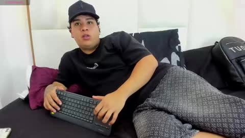 bennett_alejoo online show from September 16, 5:05 pm