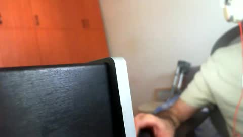 Snapshot of bentish chatting on October 21, 10:09 am bentish online show from October 21, 10:09 am