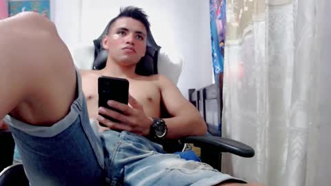 Bergon77 online show from February 4, 7:00 pm