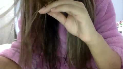 Snapshot of bermudatriangle12 chatting on December 2, 5:10 pm tixxie  online show from December 2, 5:10 pm