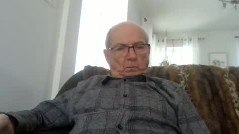 bernard1102 online show from June 17, 1:49 pm