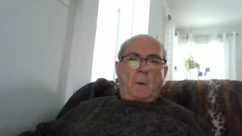 bernard1102 online show from November 24, 7:01 pm