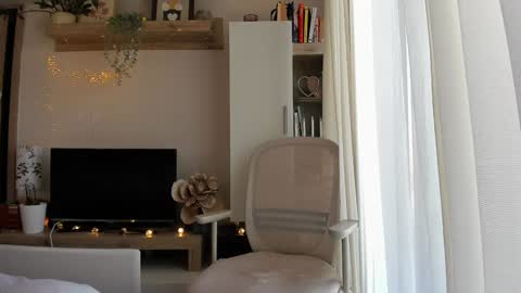 Vicky   online show from October 17, 7:34 am