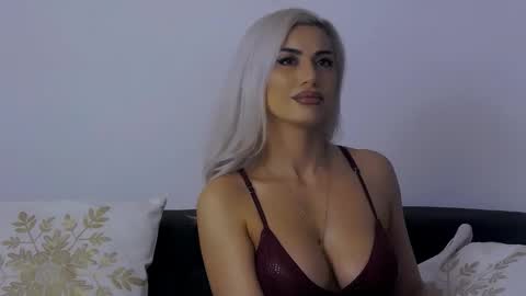 bethierusse online show from December 20, 5:25 am