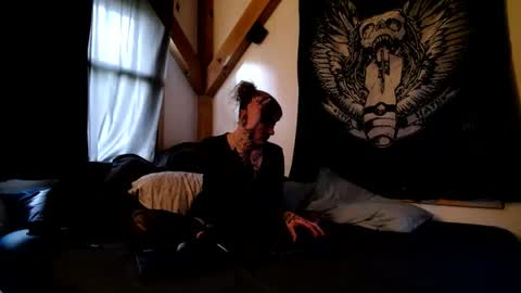Betsy online show from August 8, 11:26 pm