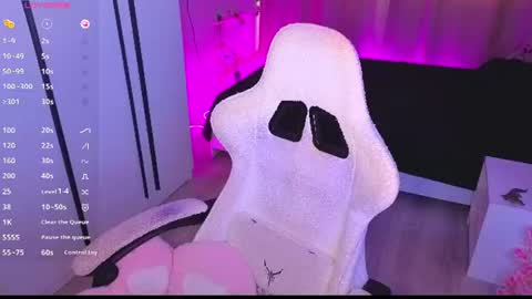 betty_lioren online show from July 28, 4:39 pm