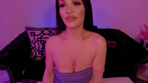 NatashaxoBangs online show from March 3, 1:34 pm