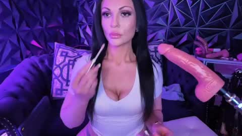 NatashaxoBangs online show from June 22, 2:28 am