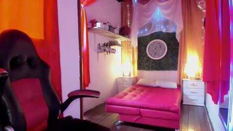 bianca and maxwell online show from February 18, 4:47 pm