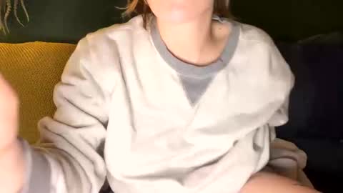 Ellie  online show from January 12, 2:40 am