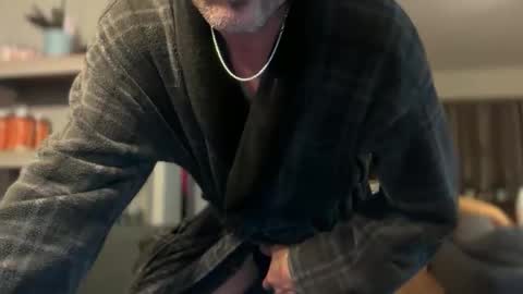 bidaddy83 online show from April 8, 1:30 am