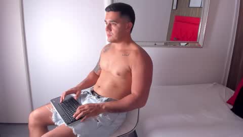 Tylerr online show from September 19, 8:23 pm