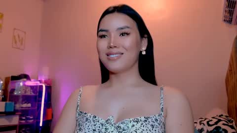 Mia online show from January 20, 1:53 pm