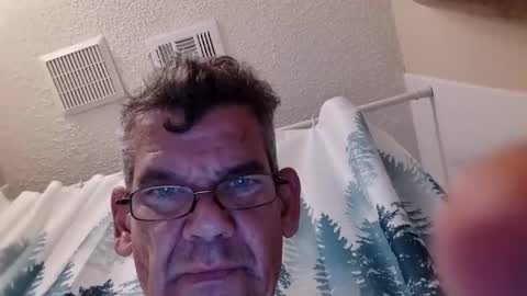 Snapshot of bigbikes71781 chatting on December 4, 1:36 pm bigbikes71781 online show from December 4, 1:36 pm