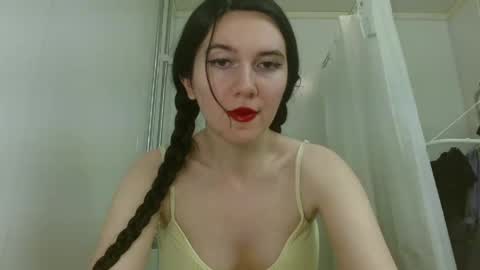 Isabella online show from April 19, 7:09 am