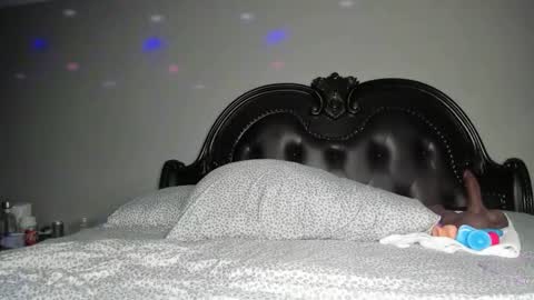 bigbuttsarena online show from December 18, 7:14 am